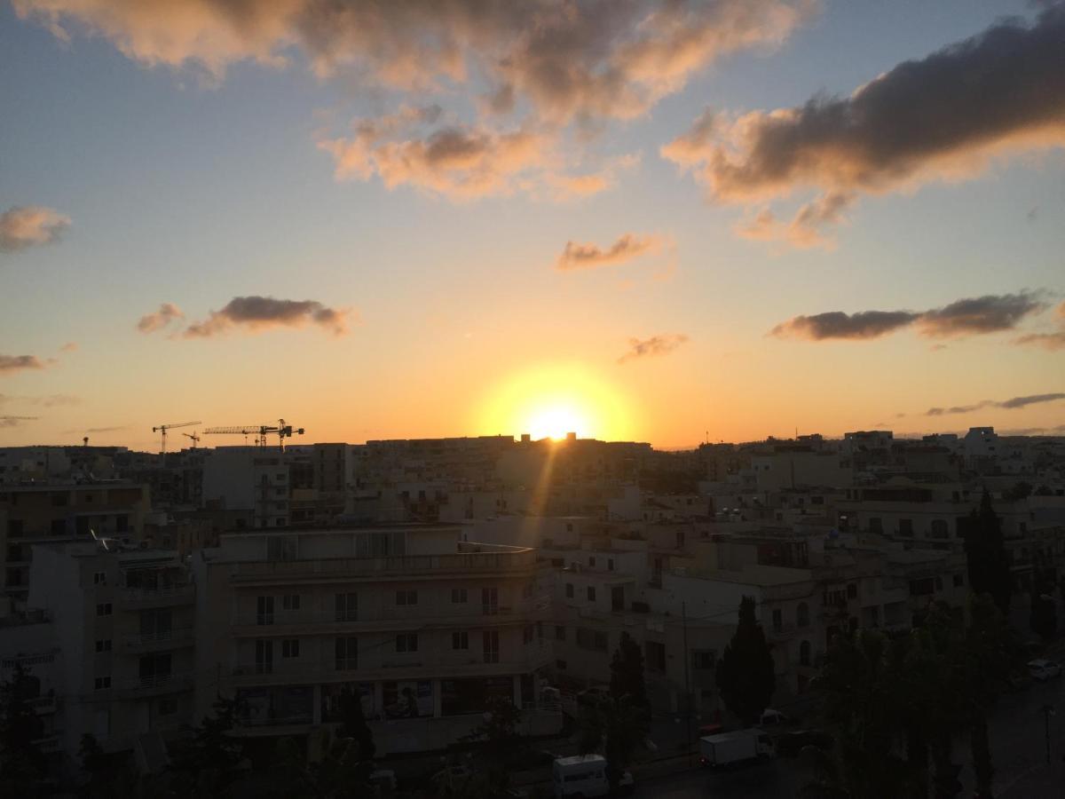 Bugibba Sunrise View Modern Apartment خليج سانت بول المظهر الخارجي الصورة